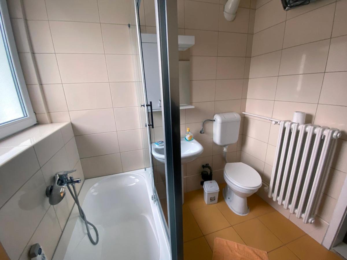 Spacious Modern Apartment Kisela Voda Skopje Esterno foto
